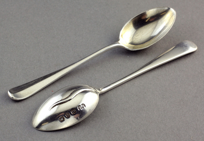 Wavy Rat Tail Hanoverian Victorian Silver Coffee Spoons (6) and Sugartongs Set